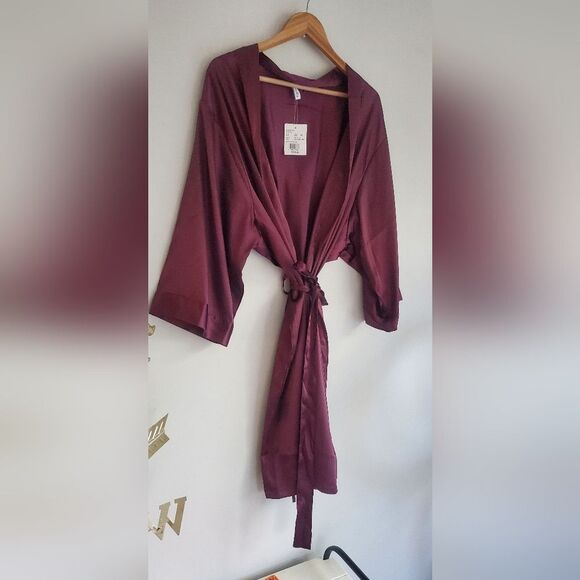 Davids Bridal Elegant Wine Color Women's Robe Plus Size 1x/2x - Picture 2 of 7